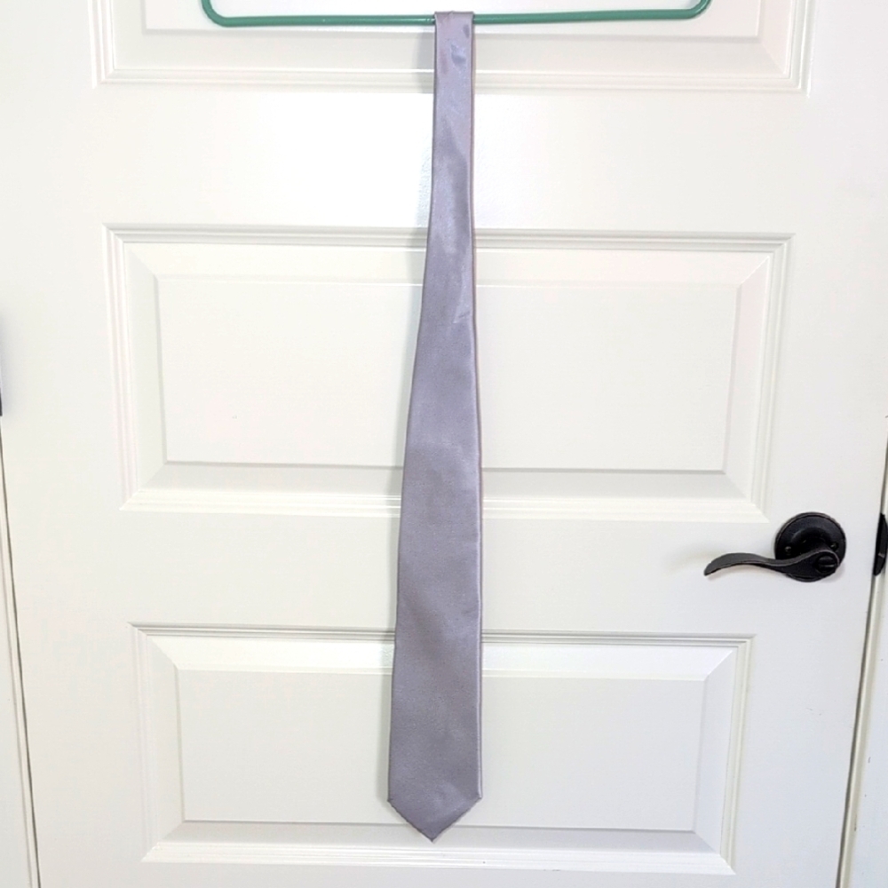 Vintage Elegant Silver Necktie by Alden Garonne Formalwear